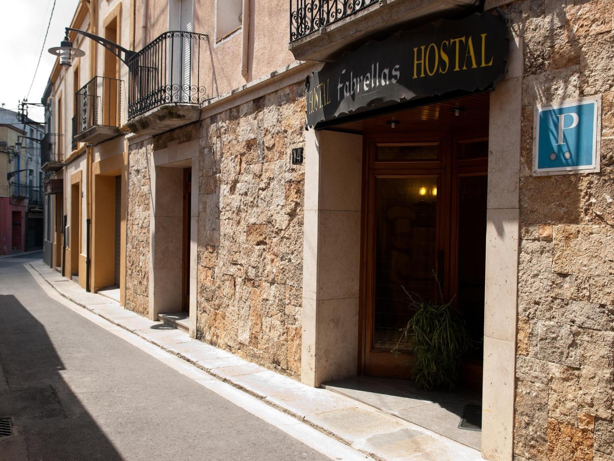 Hostal Fabrellas Caldes de Malavella Buitenkant foto