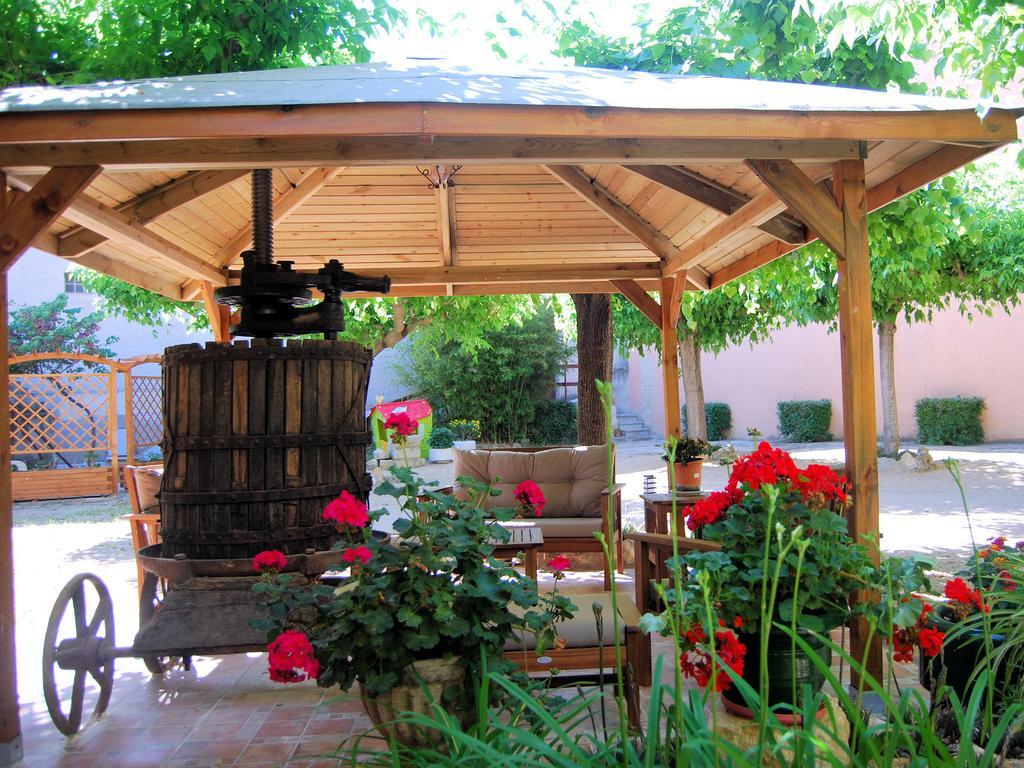 Hostal Fabrellas Caldes de Malavella Buitenkant foto